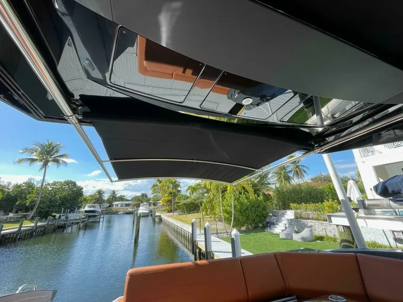 Slide: The Image of Cruisers Yachts 38 GLS - 2023 Cruisers Yachts 38 GLS - 7680414