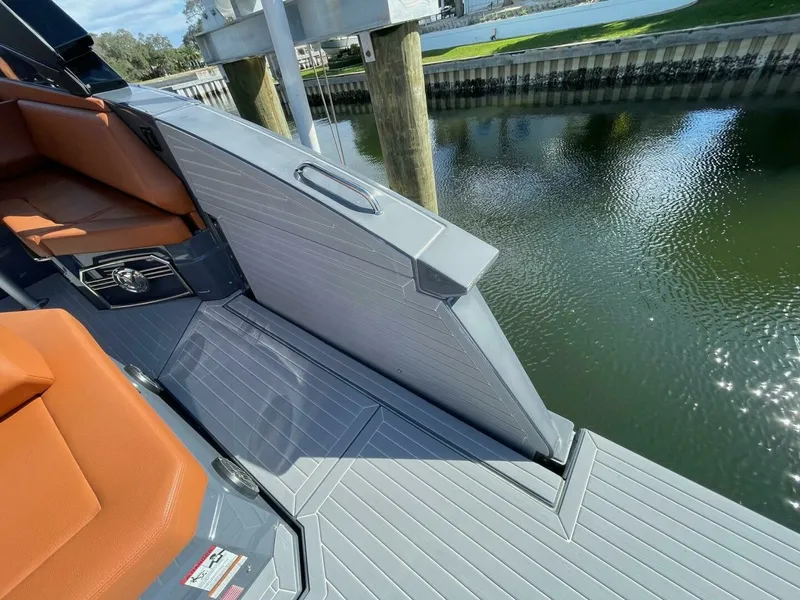 Slide: The Image of Cruisers Yachts 38 GLS - 2023 Cruisers Yachts 38 GLS - 7680424