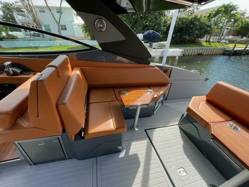 Slide: The Image of Cruisers Yachts 38 GLS - 2023 Cruisers Yachts 38 GLS - 7680435