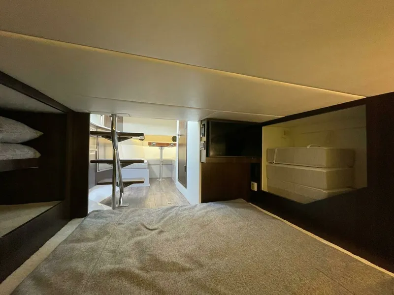 Slide: The Image of Cruisers Yachts 38 GLS - 2023 Cruisers Yachts 38 GLS - 7680411