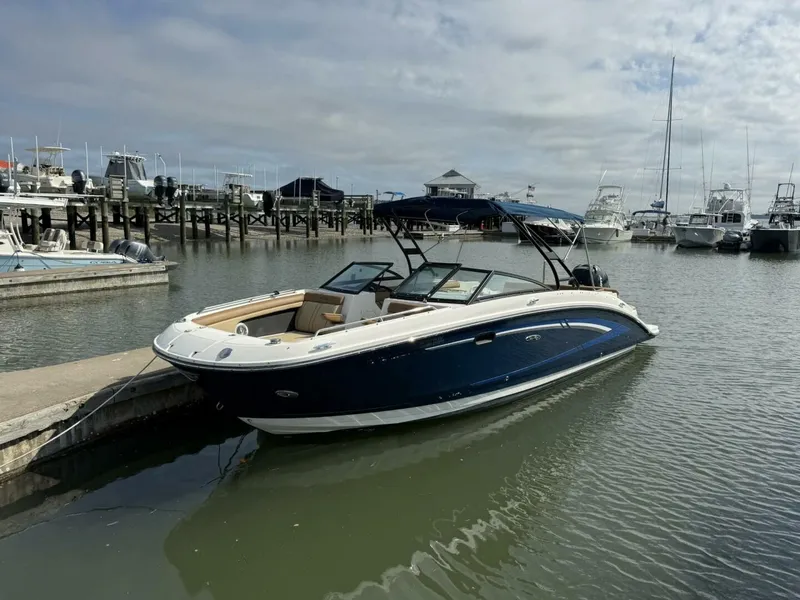 The Image of Sea Ray 270 Sundeck 2015 - undefined