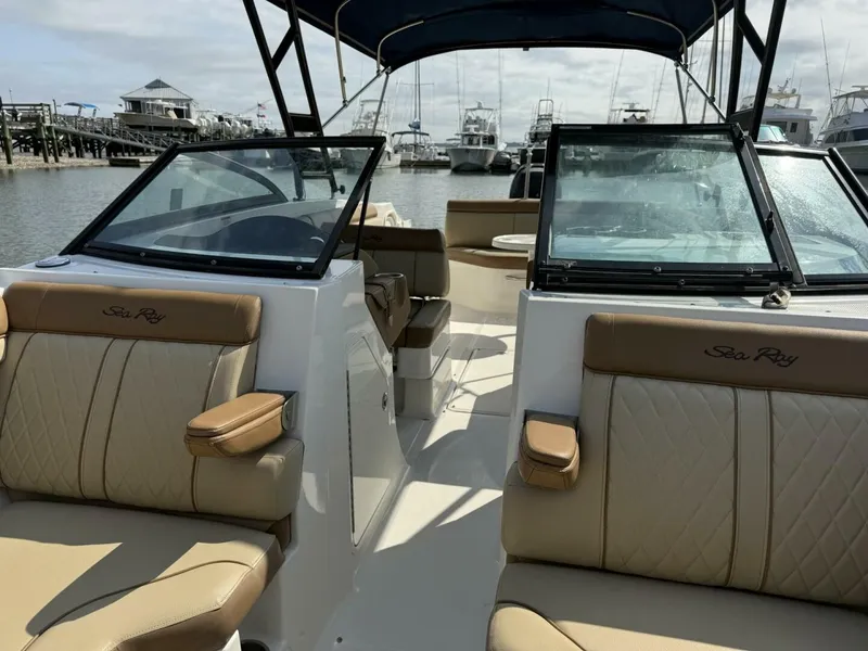 Slide: The Image of Sea Ray 270 Sundeck 2015 - 5967585