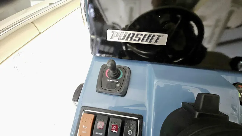 Slide: The Image of Pursuit 328 Sport 2018 - 5967724