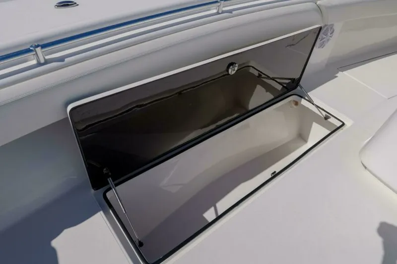 Slide: The Image of SeaHunter 38 Reel Escape- Storage 2023 SeaHunter CTS Reel Escape - 7654180