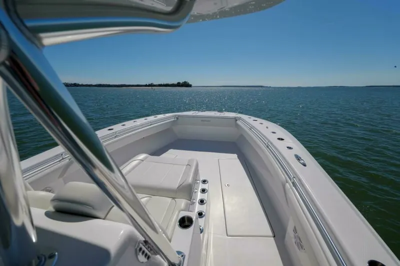 Slide: The Image of SeaHunter 38 Reel Escape- Bow 2023 SeaHunter CTS Reel Escape - 7654172