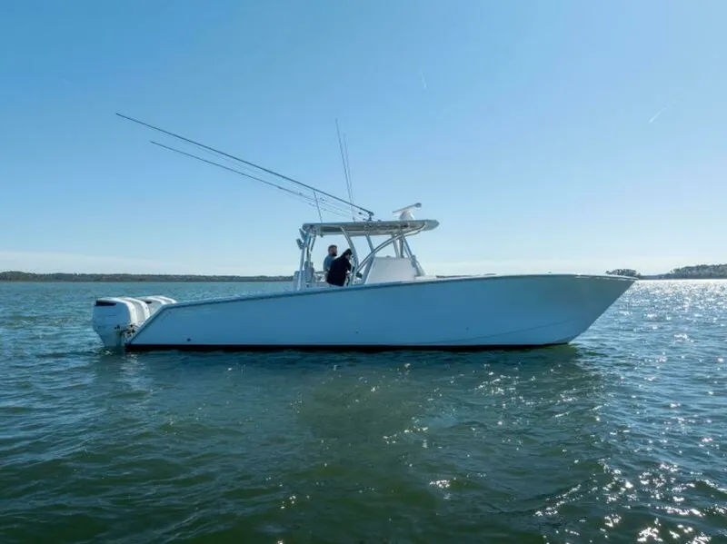 Slide: The Image of SeaHunter 38 Reel Escape- Profile 2023 SeaHunter CTS Reel Escape - 7654165