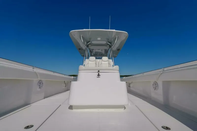 Slide: The Image of SeaHunter 38 Reel Escape- Forward Seating 2023 SeaHunter CTS Reel Escape - 7654174
