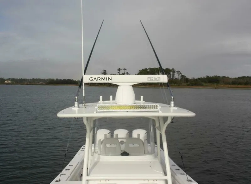 Slide: The Image of Regulator 34 Perchy- Center Console 2018 Regulator 34 Perchy  - 5967958