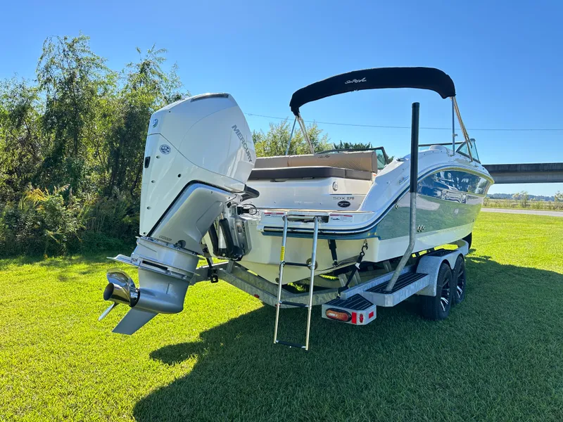 Slide: The Image of Sea Ray SDX 270 Outboard 2025 - 1