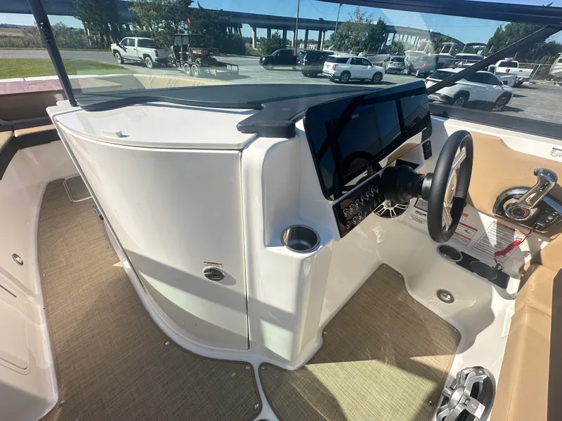 Slide: The Image of Sea Ray SDX 270 Outboard 2025 - 13