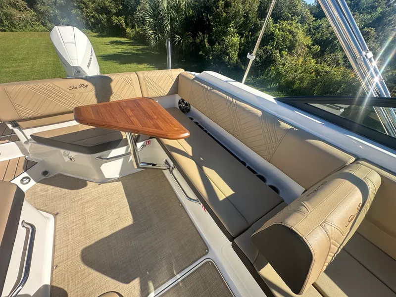 Slide: The Image of Sea Ray SDX 270 Outboard 2025 - 20