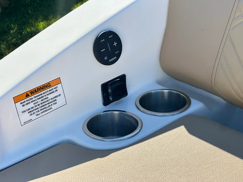 Slide: The Image of Sea Ray SDX 270 Outboard 2025 - 25