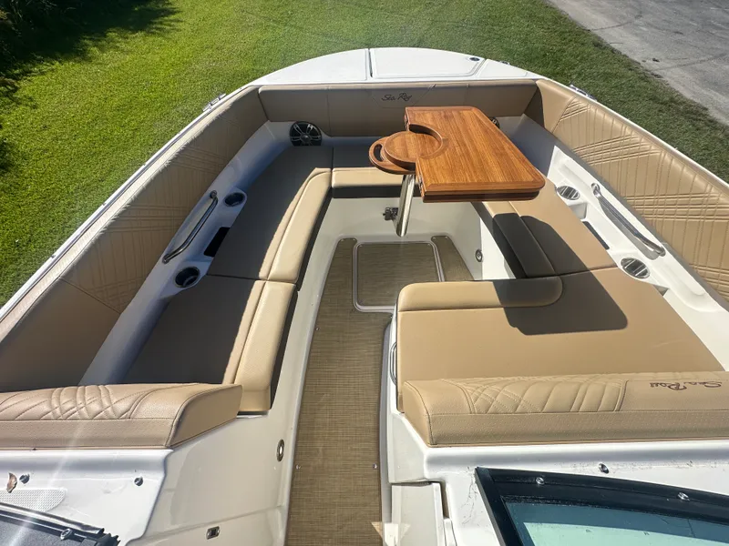 Slide: The Image of Sea Ray SDX 270 Outboard 2025 - 5