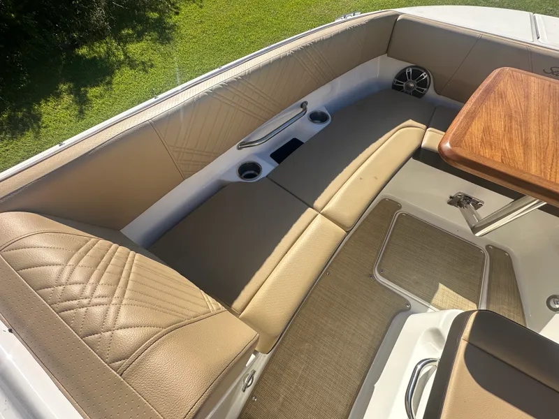 Slide: The Image of Sea Ray SDX 270 Outboard 2025 - 7