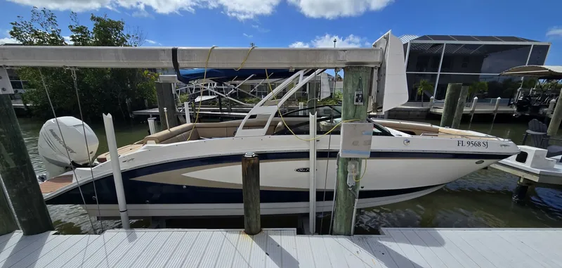 The Image of Sea Ray 270 Sundeck 2016 - undefined