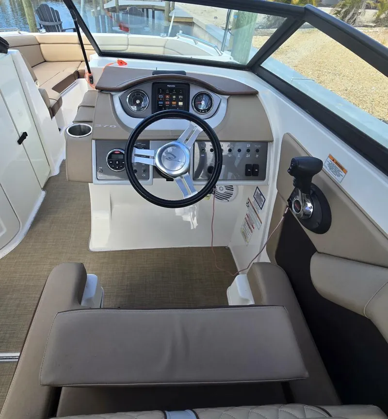 Slide: The Image of Sea Ray 270 Sundeck Outboard 2016 - 5968251