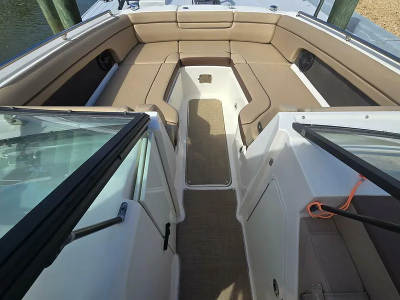 Slide: The Image of Sea Ray 270 Sundeck Outboard 2016 - 5968253