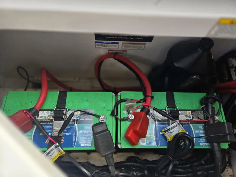 Slide: The Image of Sea Ray 270 Sundeck Outboard 2016 - 5968266