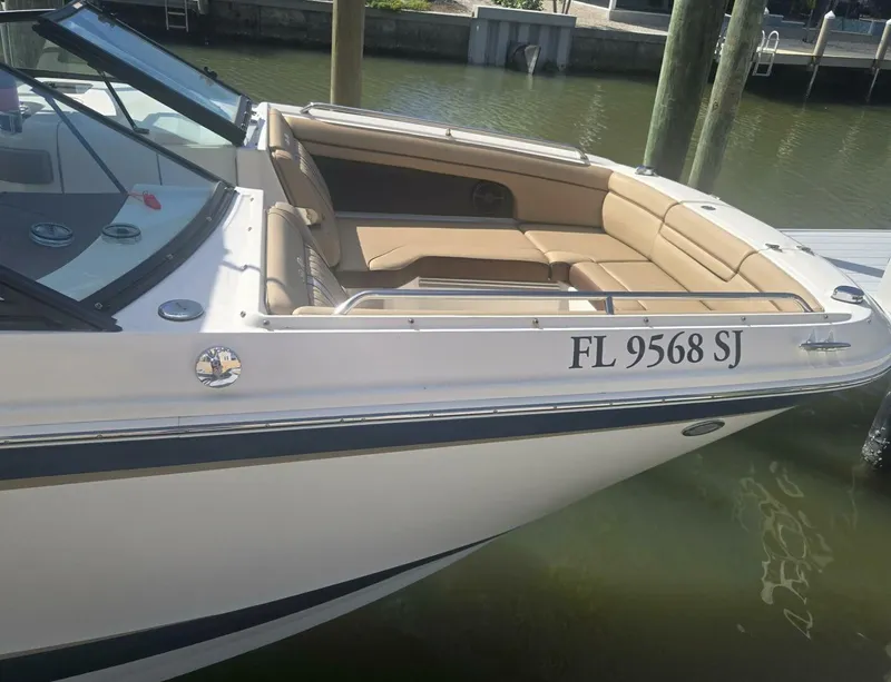 Slide: The Image of Sea Ray 270 Sundeck Outboard 2016 - 5968154