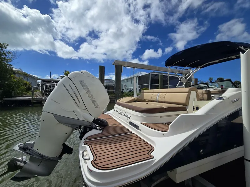 Slide: The Image of Sea Ray 270 Sundeck Outboard 2016 - 5968276