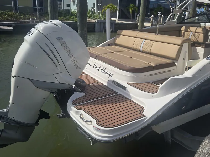 Slide: The Image of Sea Ray 270 Sundeck Outboard 2016 - 5968159