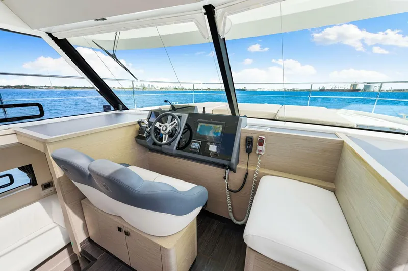 Slide: The Image of 2021 Fountaine Pajot MY4.S - Helm - 5995716
