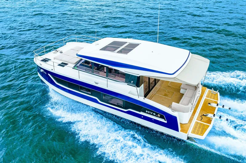 Slide: The Image of 2021 Fountaine Pajot MY4.S - 5995630