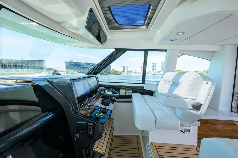 Slide: The Image of Tiara 43 - Helm Electronics and Seating 2022 43 Tiara 43 LE - 5968349