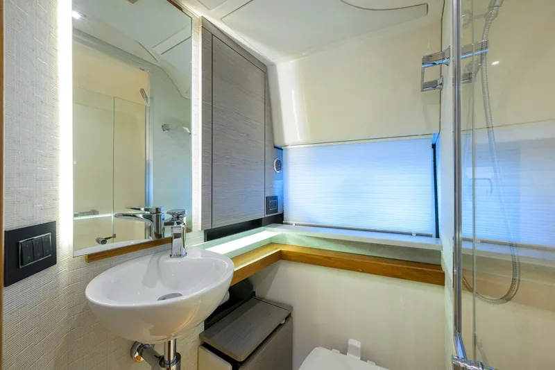 Slide: The Image of Tiara 43 - Interior Cabin Head 2022 43 Tiara 43 LE - 5968377