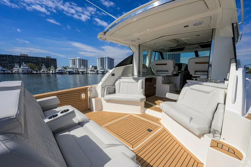Slide: The Image of Tiara 43 - Aft Deck Seating 2022 43 Tiara 43 LE - 5968360