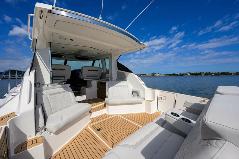 Slide: The Image of Tiara 43 - Aft Deck Seating 2022 43 Tiara 43 LE - 5968362