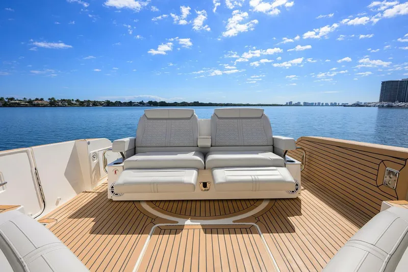 Slide: The Image of Tiara 43 - Aft Deck Seating 2022 43 Tiara 43 LE - 5968367