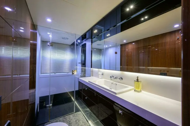 Slide: The Image of Princess 72 Joint Credit II - Interior Head 2013 Princess 72 V72 Express Joint Credit II - 7648525