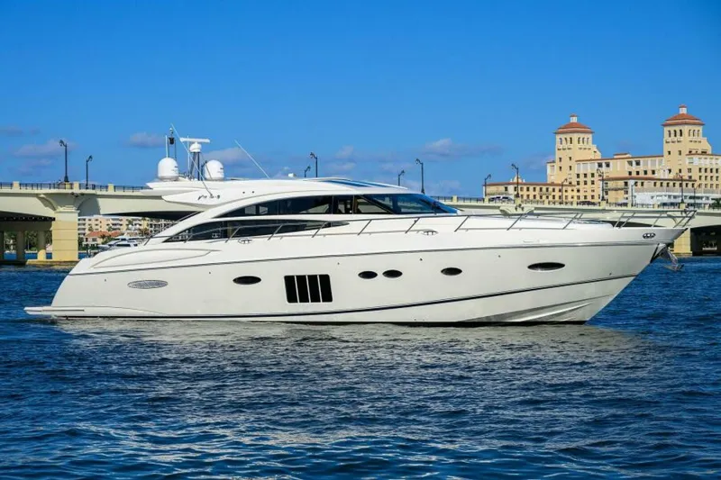 The Image of Princess 72 Joint Credit II - Exterior Profile 2013 Princess 72 V72 Express Joint Credit II - 7380333
