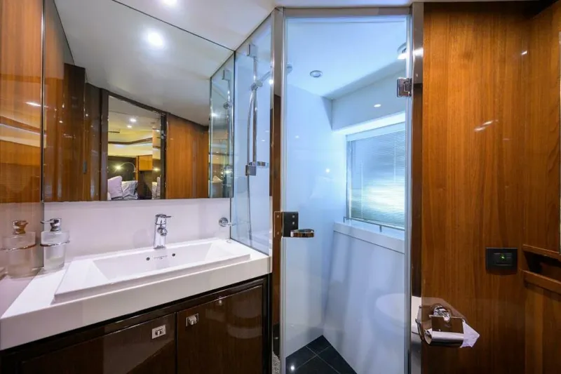 Slide: The Image of Princess 72 Joint Credit II - Interior Head 2013 Princess 72 V72 Express Joint Credit II - 7380357