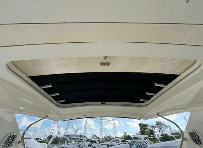 Slide: The Image of Sea Ray SLX 350 2015 - 5968571