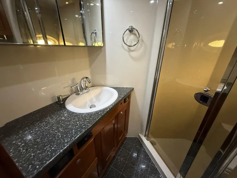 Slide: The Image of Cruisers 560 Express 2007 - 5968964