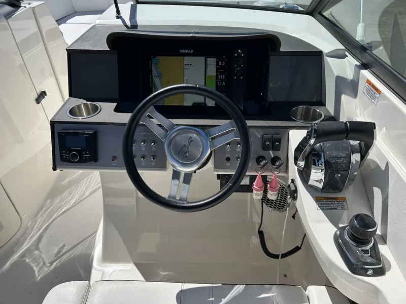 Slide: The Image of Sea Ray SDX 290 Outboard 2018 - 6062576