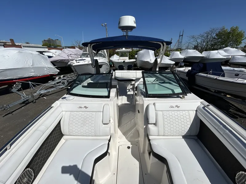 Slide: The Image of Sea Ray SDX 290 Outboard 2018 - 6062559