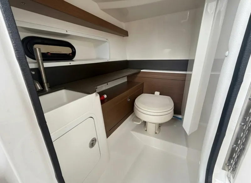 Slide: The Image of Sea Ray SDX 290 Outboard 2018 - 5968974