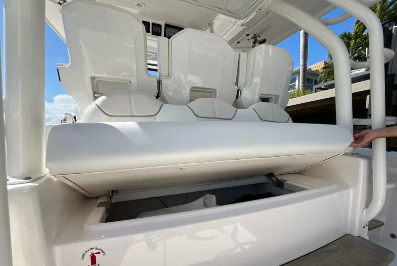 Slide: The Image of Pursuit 38 - PERSEVERANCE - Cockpit 2019 Pursuit 38' S368 - PERSEVERANCE - 5969038