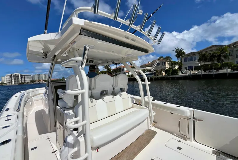 Slide: The Image of Pursuit 38 - PERSEVERANCE - Cockpit 2019 Pursuit 38' S368 - PERSEVERANCE - 5969054