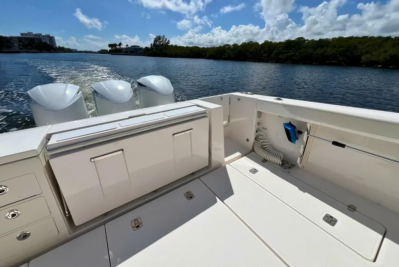 Slide: The Image of Pursuit 38 - PERSEVERANCE - Cockpit 2019 Pursuit 38' S368 - PERSEVERANCE - 5969065