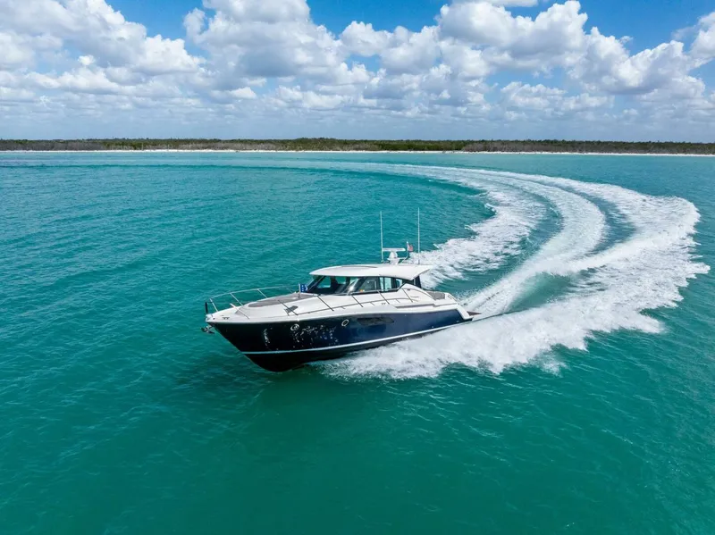 Slide: The Image of Tiara C44 2018 - 5984986