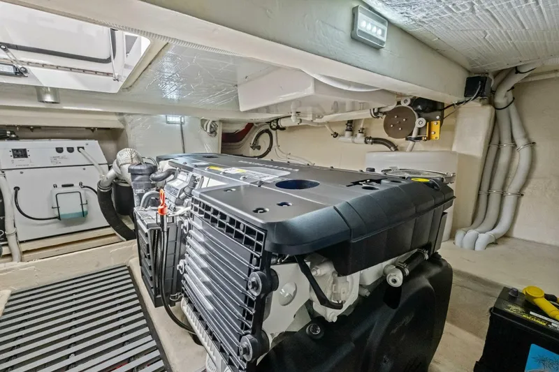 Slide: The Image of Tiara C44 2018 - 5985040