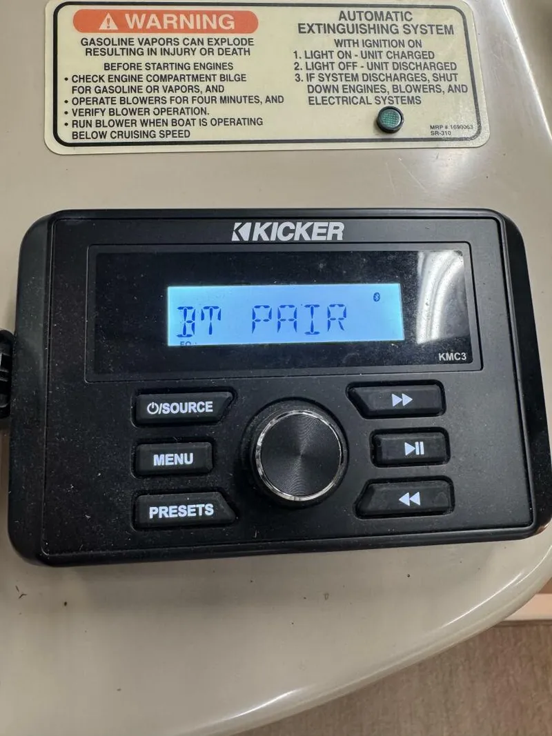 Slide: The Image of Sea Ray 320 Sundancer 2002 - 5991873