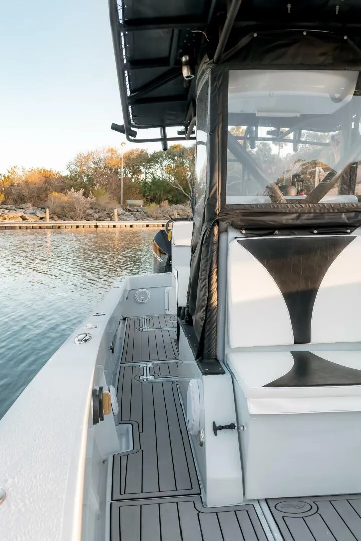 Slide: The Image of SeaVee 290B 2005 - 5969844