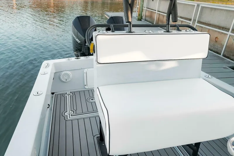 Slide: The Image of SeaVee 290B 2005 - 5969845