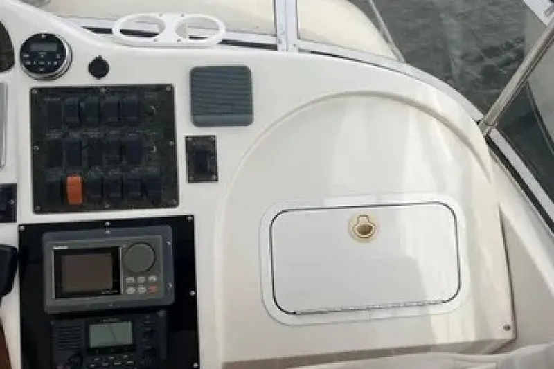 Slide: The Image of Sea Ray 400 Sedan Bridge 1998 - 8045734