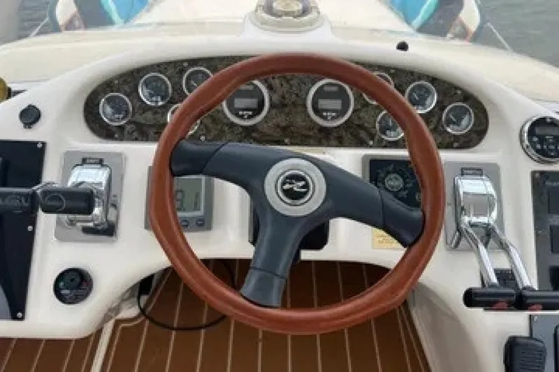 Slide: The Image of Sea Ray 400 Sedan Bridge 1998 - 8045732